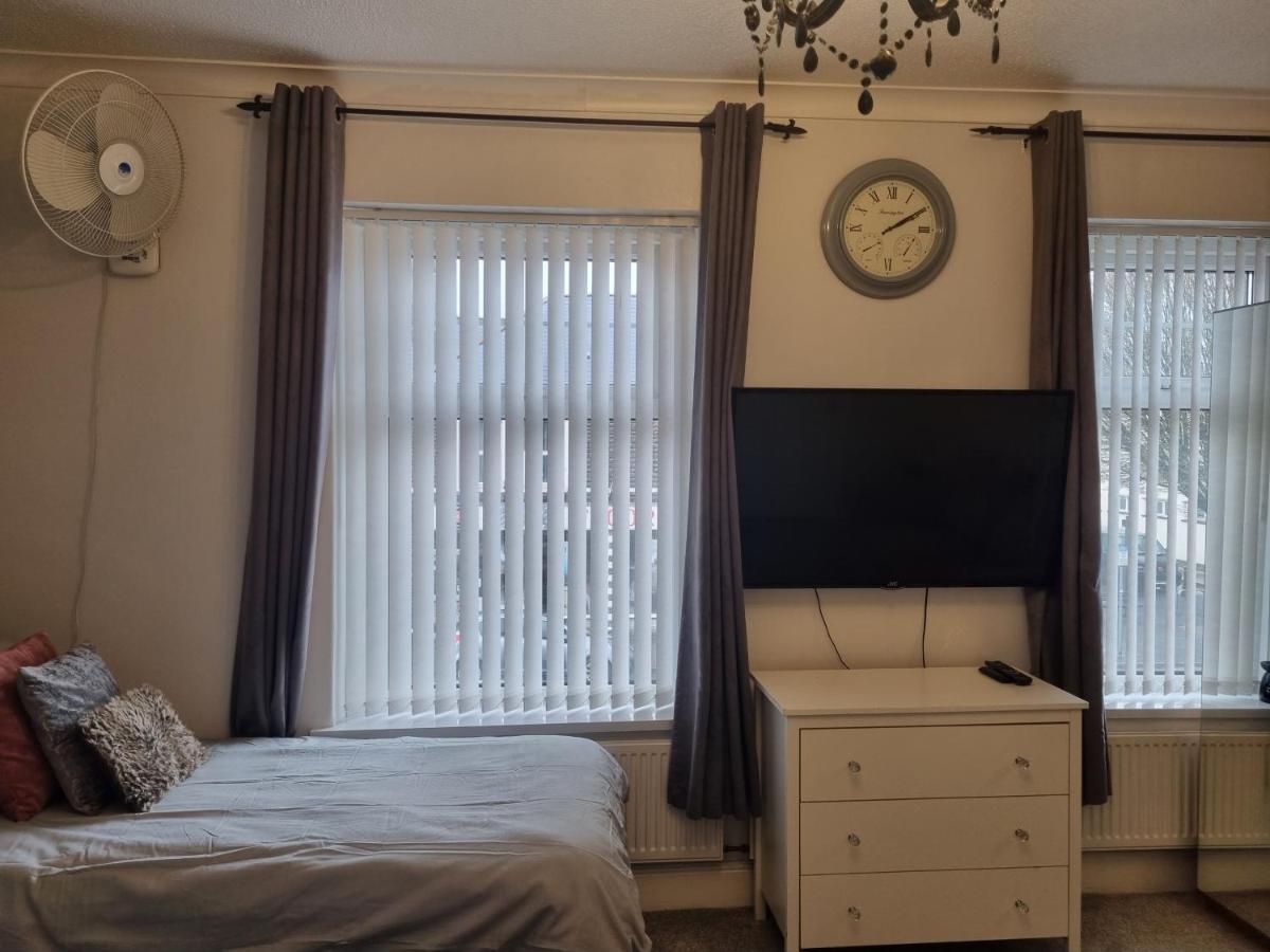 Private Luxury Double Room In Cardiff Exterior photo